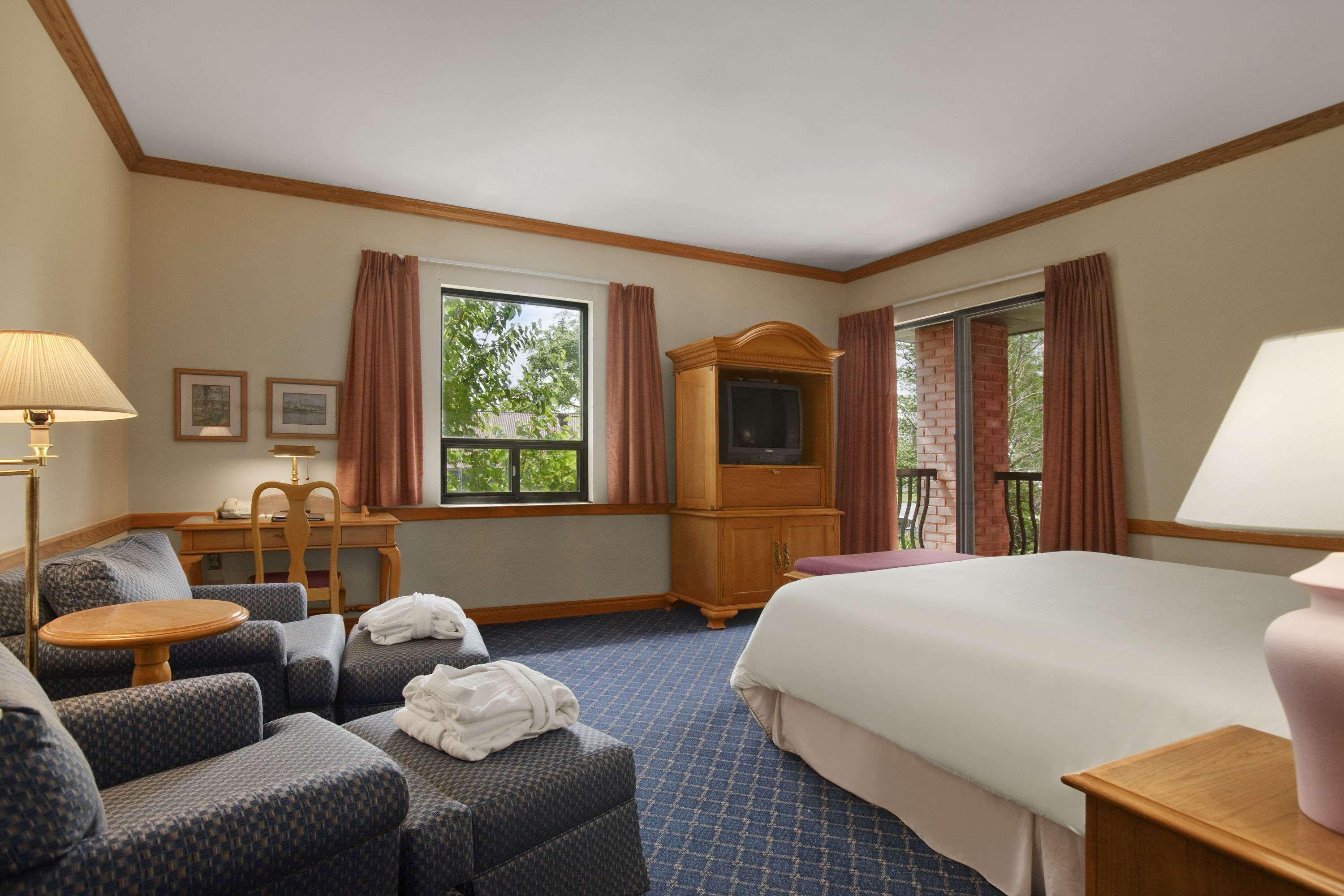Travelodge By Wyndham Chatham Exterior photo
